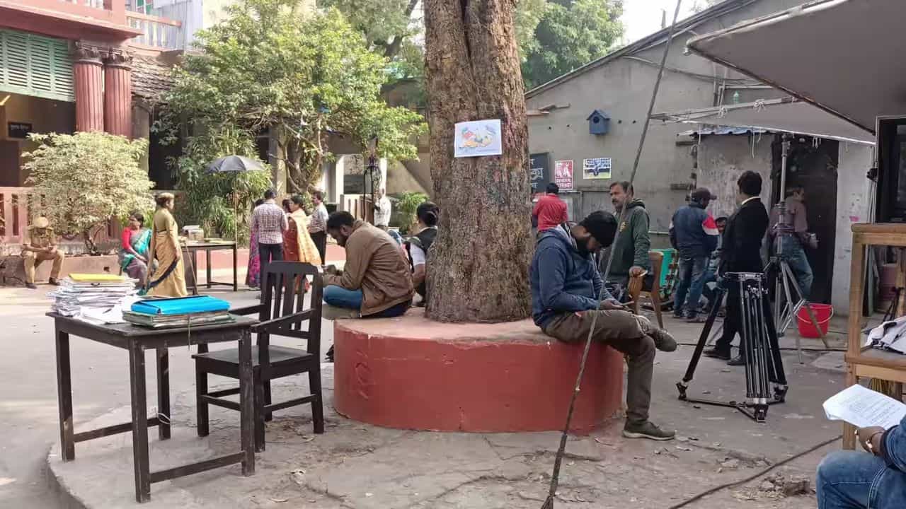 টলিউডে শুটিংয়ের জন্য ইমেল করতে হবে? কী কাণ্ড ঘটেছে জানুন! টলিউডে শুটিংয়ের জন্য ইমেল করতে হবে? কী কাণ্ড ঘটেছে জানুন!