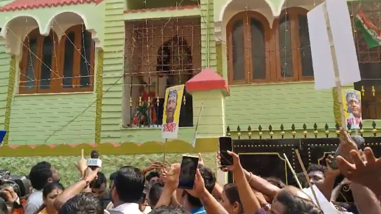 West Bengal News Live: সন্দীপনের বাড়ির সামনে উঠল চোর স্লোগান
