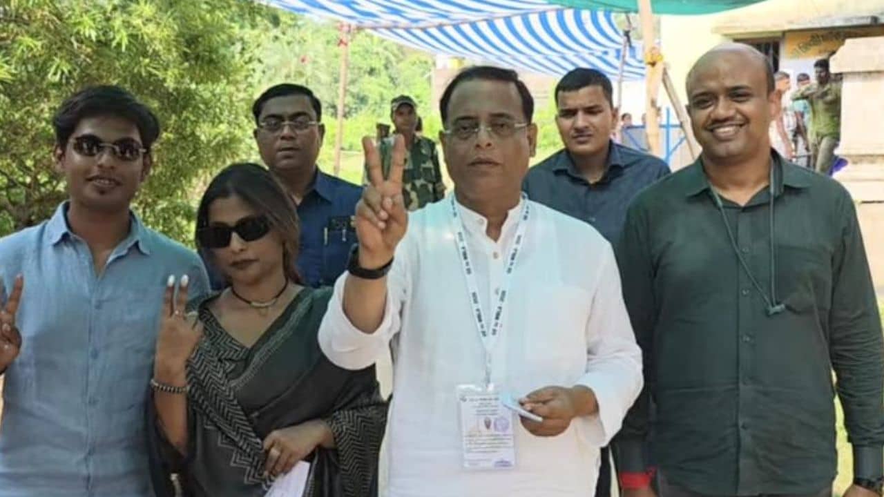 Snehasis Chakraborty: আর সক্রিয় রাজনীতি করার ইচ্ছা নেই, এবার আসরে স্নেহাশিস
