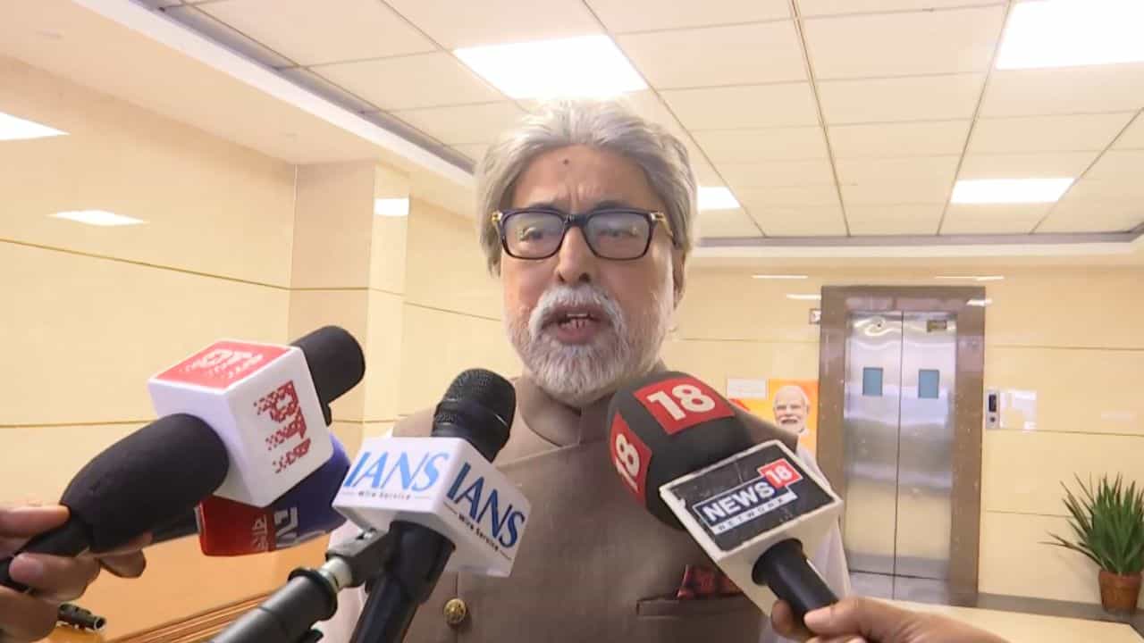 Sudip Bandyopadhyay: 'শুভেন্দু না এলে সই করব না', দিল্লিতে দাঁড়িয়ে সুদীপের মুখে কেন মমতার নাম? Sudip Bandyopadhyay: 'শুভেন্দু না এলে সই করব না', দিল্লিতে দাঁড়িয়ে সুদীপের মুখে কেন মমতার নাম?
