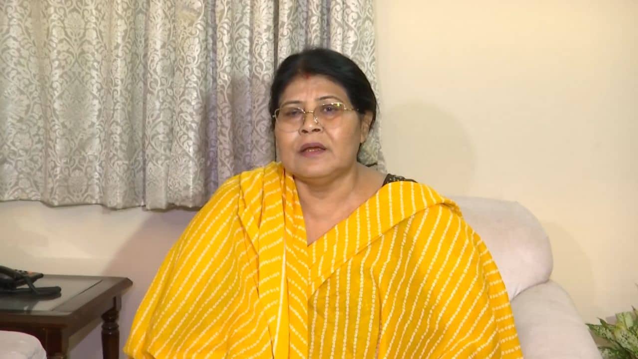 Sitai MLA Sangita Roy: একজন লিডারের কেমন হওয়া উচিত? শুভেন্দু-মমতার তুলনা টেনে বোঝালেন বিক্ষুব্ধ সঙ্গীতা