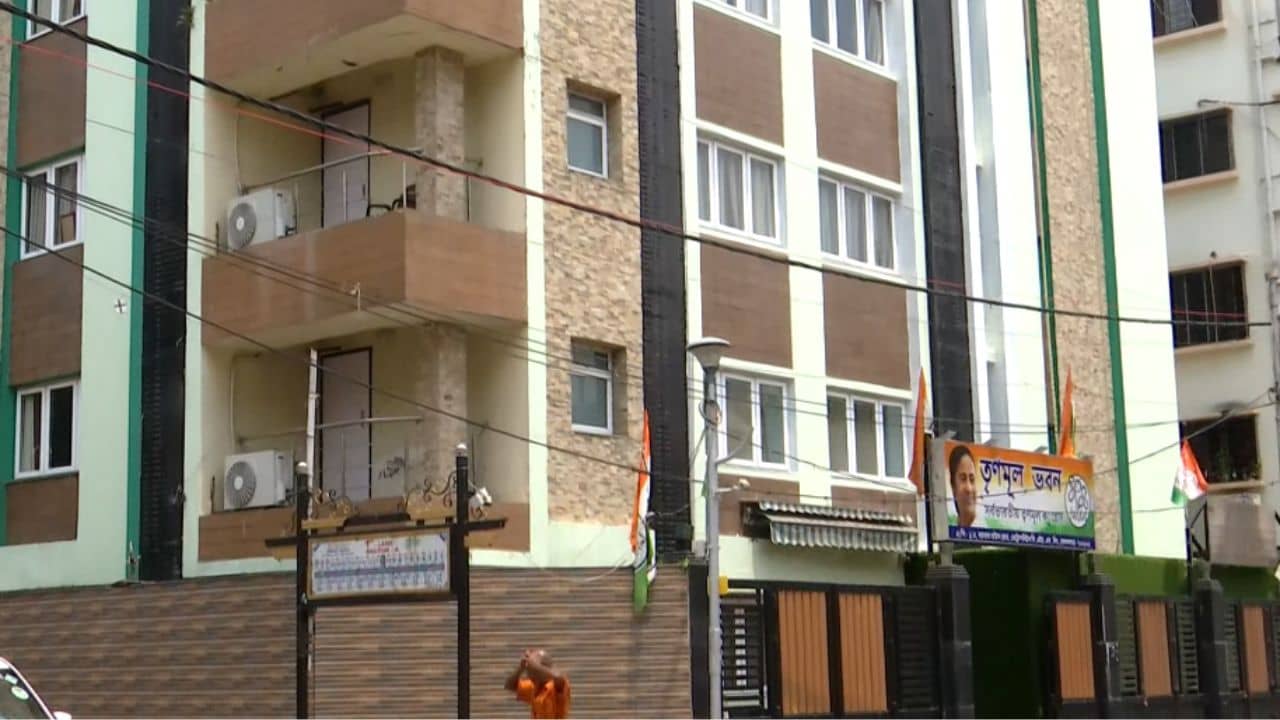 TMC Bhavan: এবার কি তৃণমূল ভবন ছাড়তে হচ্ছে মমতার দলকে? ঢাকা হচ্ছে সবুজ রং