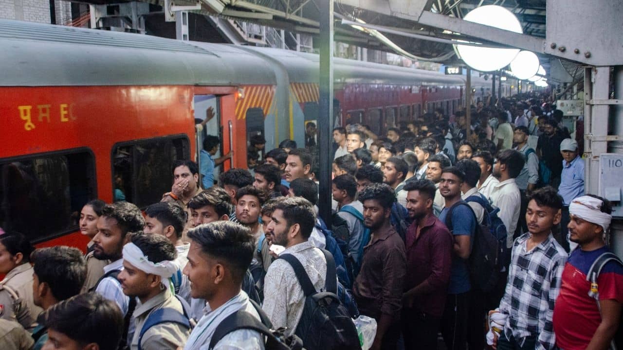Tatkal Ticket Booking: তৎকালে টিকিট কাটার আগে শিখে নিন এই ম্যাজিক ট্রিক, টিকিট কনফার্ম হবে, গ্যারান্টি!