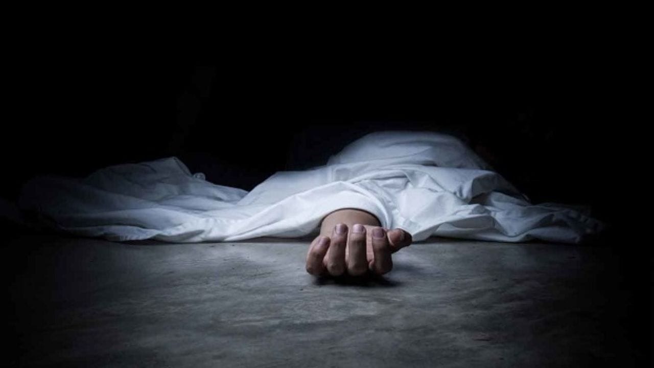 ভরদুপুরে ফাঁকা ফ্ল্যাট থেকে উদ্ধার জনপ্রিয় সিরিয়ালের অভিনেত্রীর ঝুলন্ত দেহ, চাঞ্চল্য টেলিপাড়ায়