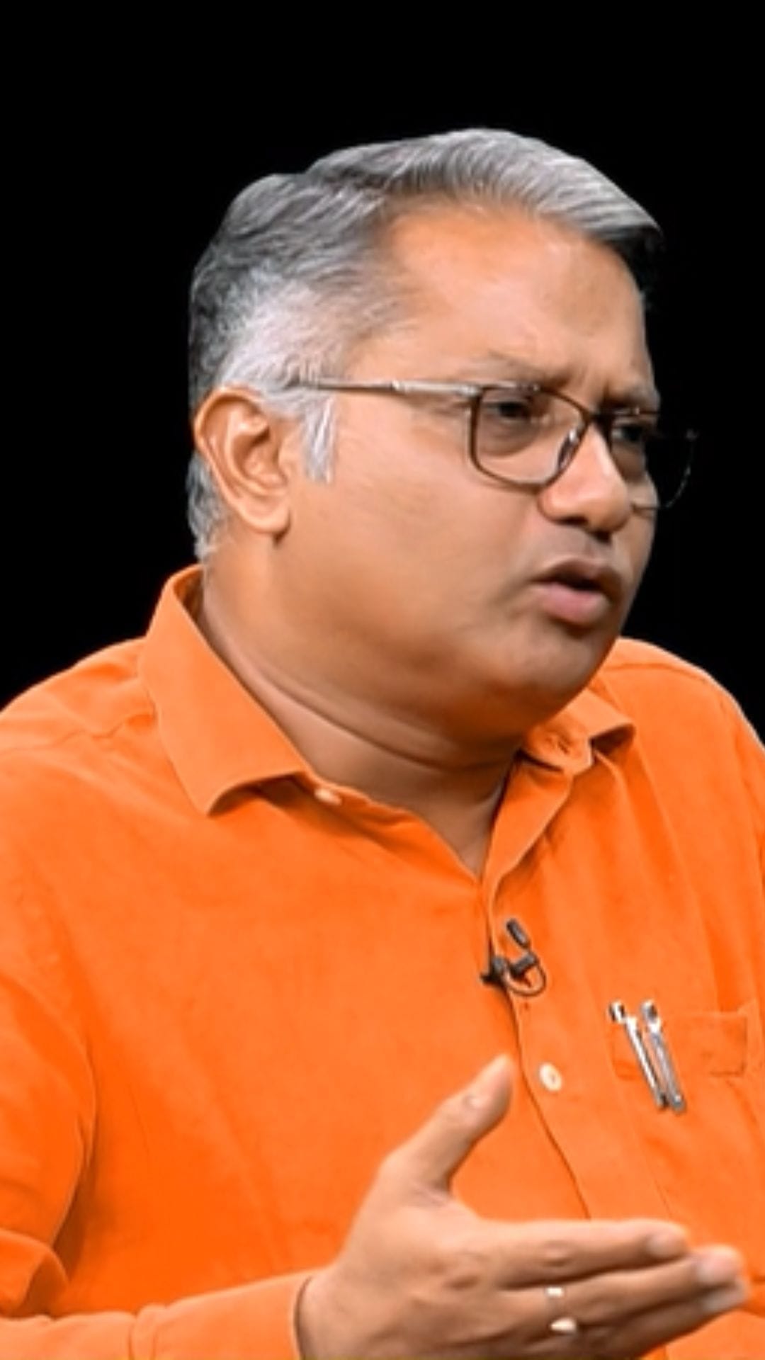 'ওঁরা বুঝেছে মাষ্টারির চাকরিটা হল বড় দোকান'