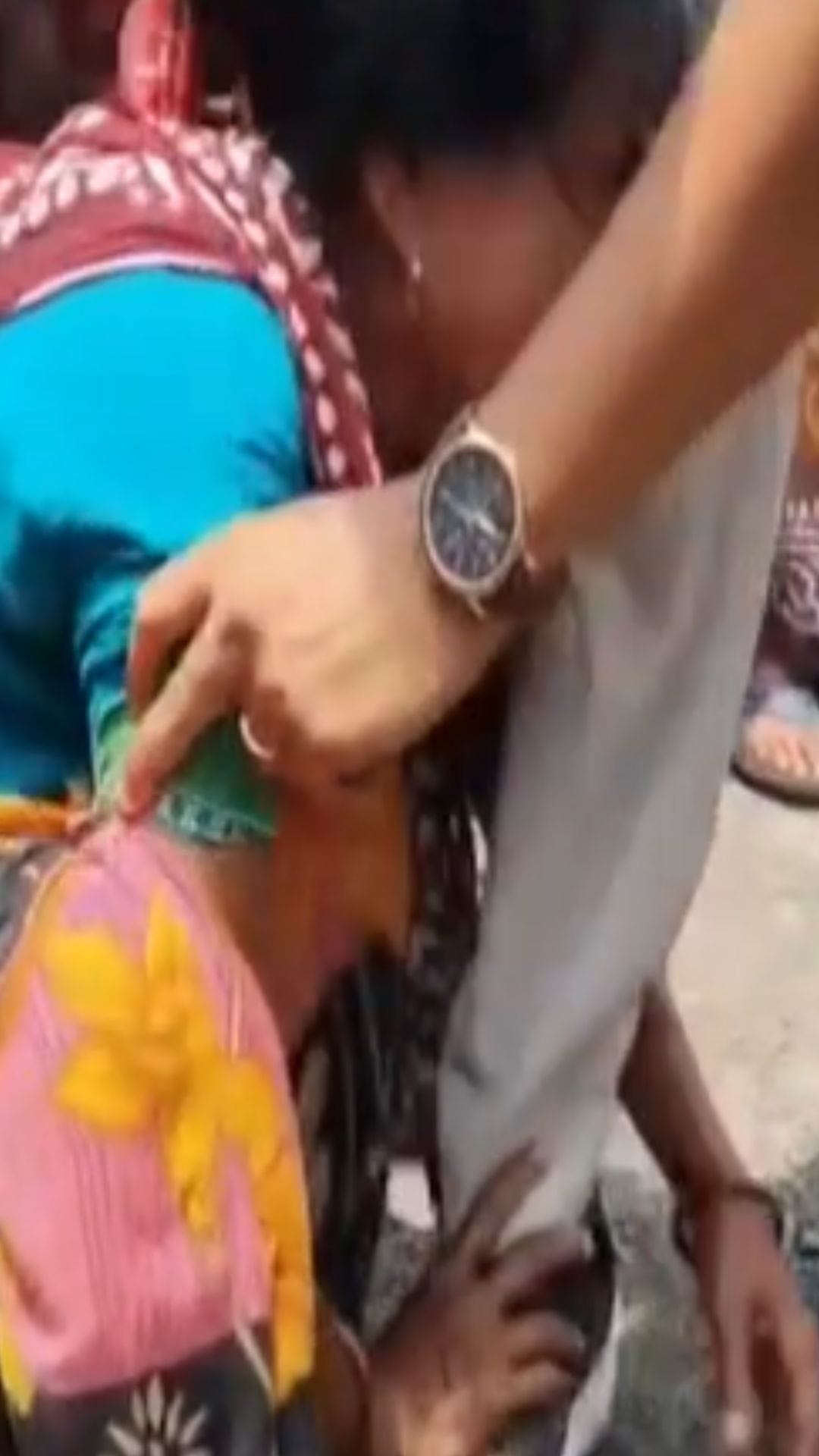 পুলিশের পা ধরে তৃণমূল নেতাকে গ্রেফতারির দাবি!