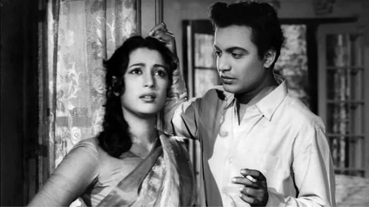 জানেন কার দোষে ডাহা ফ্লপ হয়েছিল উত্তম-সুচিত্রার শেষ ছবি?
