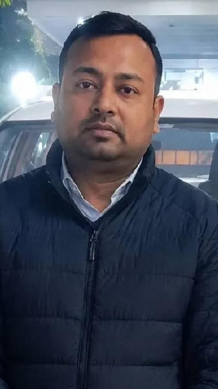অভিষেক বন্দ্যোপাধ্যায়ের পিএ সুমিত রায়ের বিরুদ্ধে গ্রেফতারি পরোয়ানা, রক্ষাকবচ চেয়ে হাইকোর্টের দ্বারস্থ