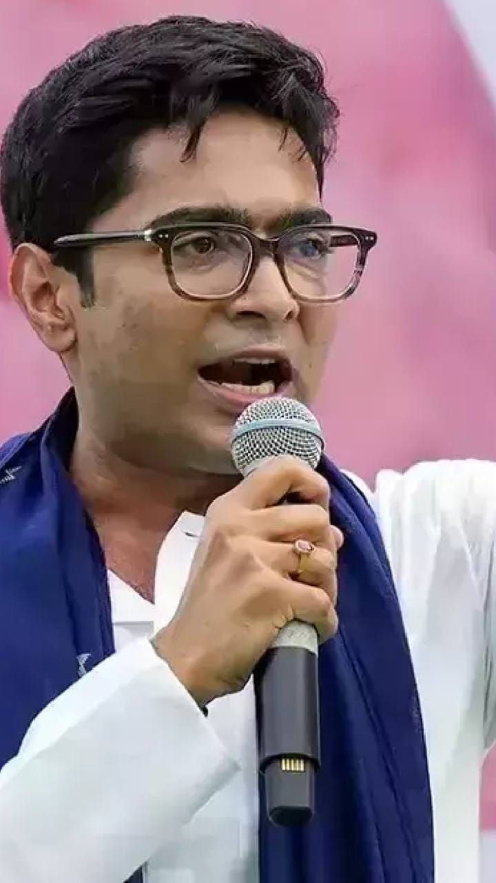 'স্বাস্থ্যসাথী থাকতে বিদেশ কেন?' অভিষেকের বিদেশ যাত্রার আর্জি নিয়ে প্রশ্ন সজলের