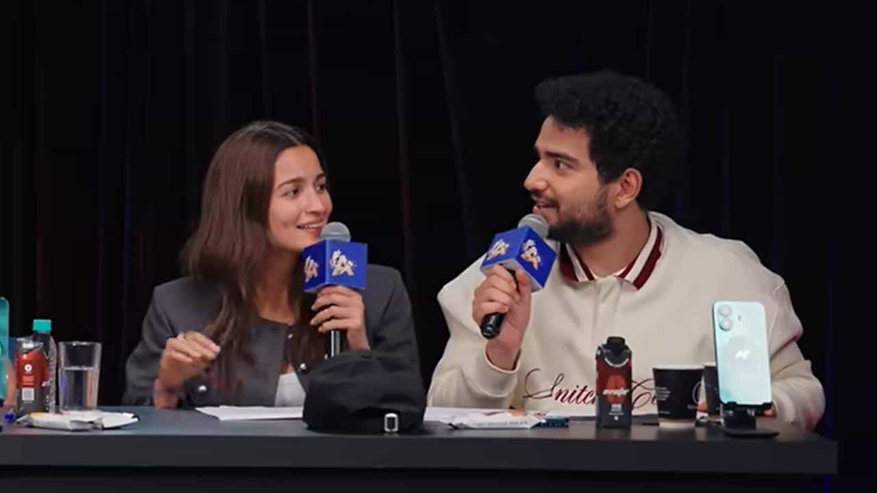 Samay Raina roasts Alia: ছবি ফ্লপ থেকে কান বিতর্ক! আলিয়াকে একের পর এক কটাক্ষ সময়ের, উত্তরে আলিয়া যা বললেন... Samay Raina roasts Alia: ছবি ফ্লপ থেকে কান বিতর্ক! আলিয়াকে একের পর এক কটাক্ষ সময়ের, উত্তরে আলিয়া যা বললেন...