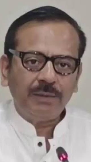 দুপুরে ‘মমতার সঙ্গে আছি’ বলে বিকেলেই বিরোধী শিবিরে অরূপ বিশ্বাস!