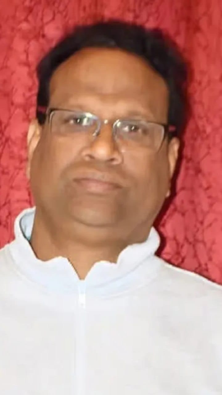কালনার প্রাক্তন তৃণমূল বিধায়ক দেবপ্রসাদ বাগের বাড়িতে মাটির তলায় গোপন সুড়ঙ্গ ঘর! তল্লাশিতে মিলল সরকারি সামগ্রী ও দলিল