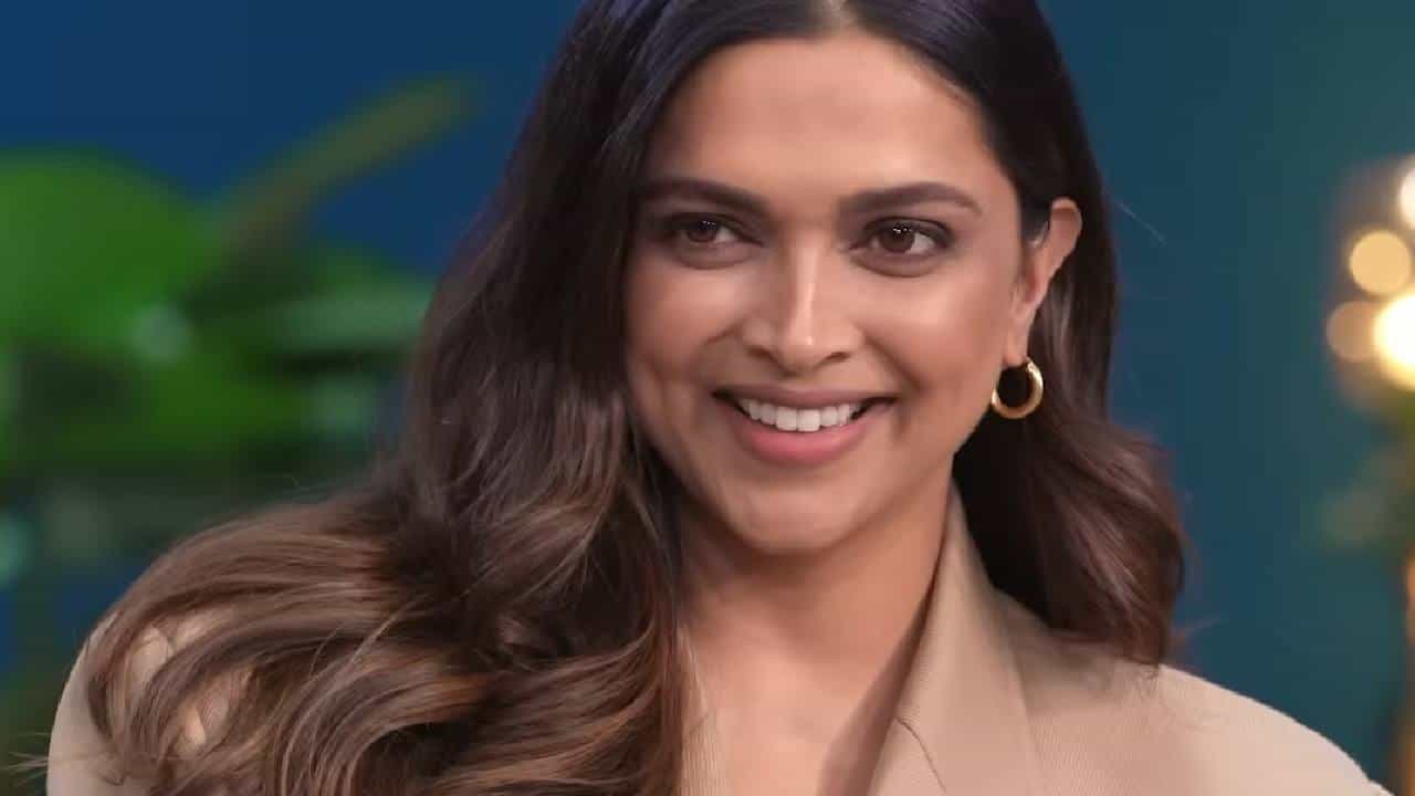 Deepika Padukone: ছেলেরা নয়, মেয়েরা ফ্লার্ট করলেই বেশি খুশি হন দীপিকা? একী বলে ফেললেন অভিনেত্রী! Deepika Padukone: ছেলেরা নয়, মেয়েরা ফ্লার্ট করলেই বেশি খুশি হন দীপিকা? একী বলে ফেললেন অভিনেত্রী!