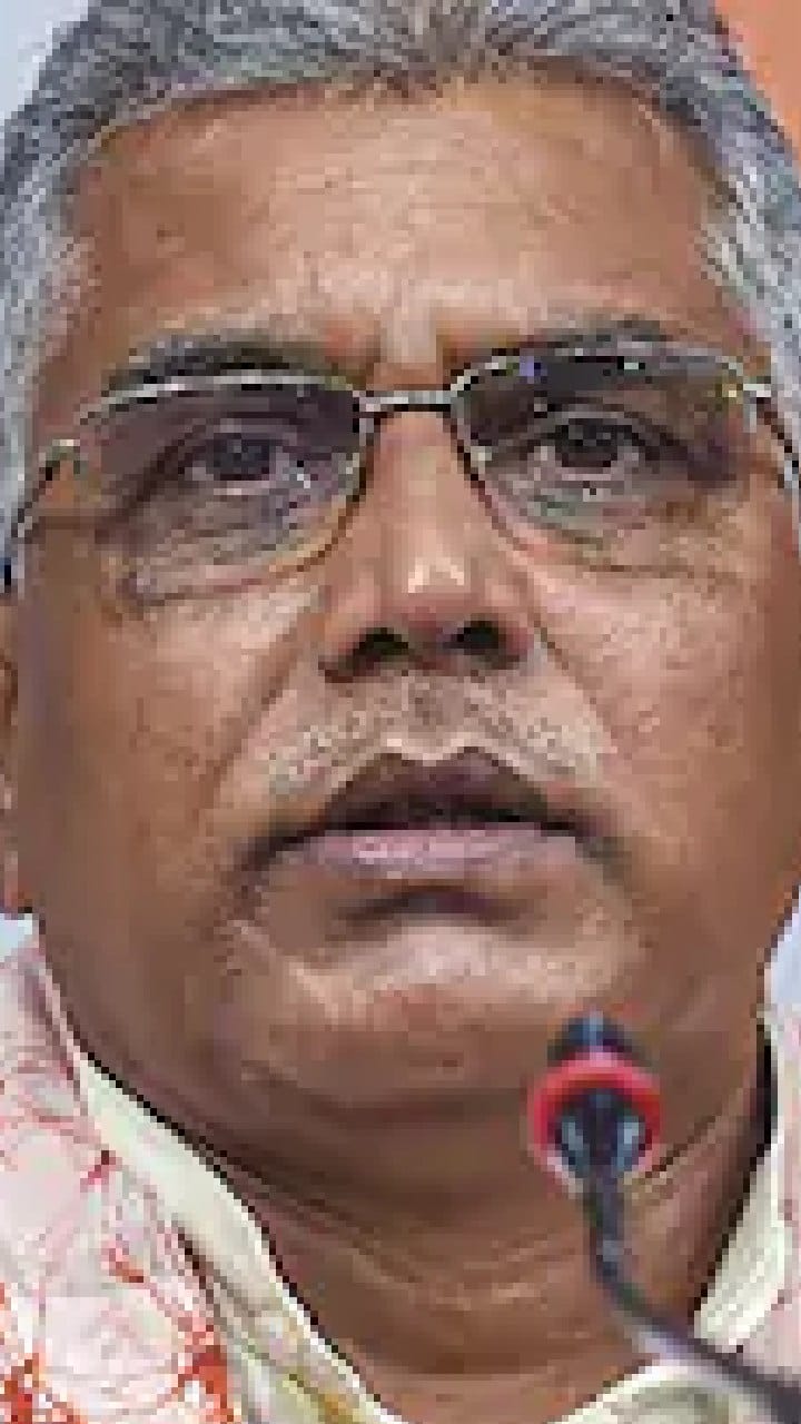 'জনতার দরবার করে প্রকাশ্যে টাকা ফেরত দিচ্ছে ওরা!' কাটমানি ইস্যুতে তৃণমূলকে তীব্র আক্রমণ