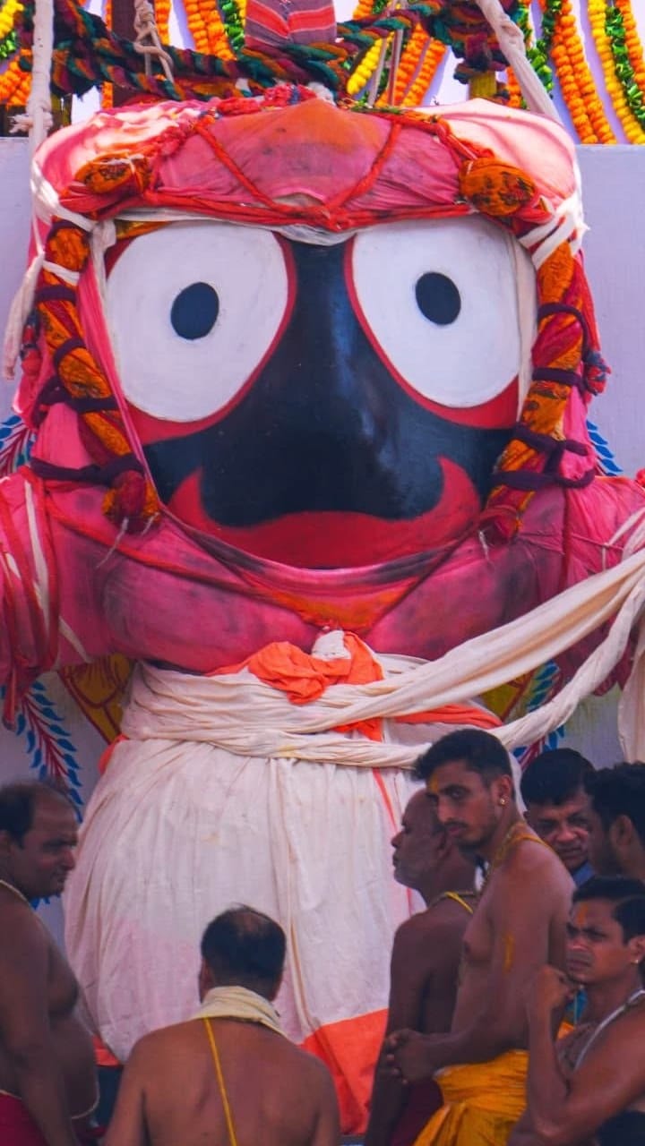 পুরীর মন্দিরে মহা সমারোহে পালিত হচ্ছে জগন্নাথের স্নানযাত্রা