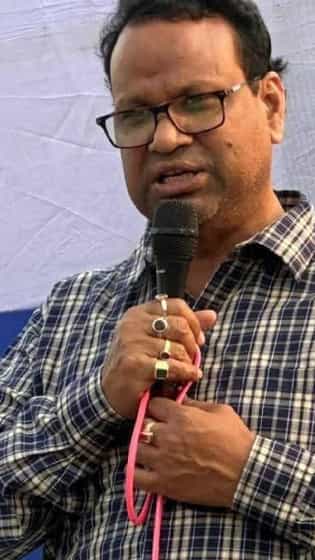 প্রাসাদোপম বাড়িতে সরকারি ত্রাণের স্তূপ! পালানোর সময় হাতেনাতে পাকড়াও কালনার প্রাক্তন TMC বিধা...