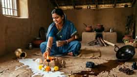 অসাবধানে দুধ-তেল পড়ে যাওয়া কি শুধুই দুর্ঘটনা? জেনে নিন আসল সত্যিটা