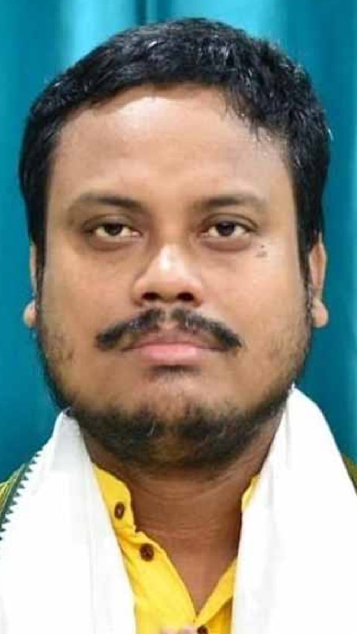 'ঘুষ দিয়েও মেলেনি চাকরি', কোচবিহারে প্রাক্তন তৃণমূল সাংসদ পার্থপ্রতিম রায়ের বাড়ির সামনে তুমুল বিক্ষোভ