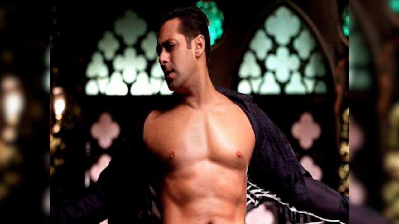 সিনেমায় কথায় কথায় কেন জামা খুলে দেন সলমন? কারণটা জানলে অবাক হয়ে যাবেন