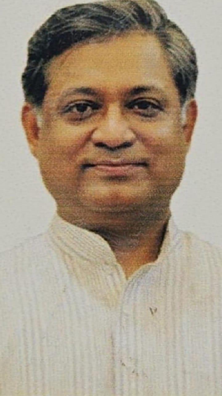 এন্টালির তৃণমূল বিধায়ক সন্দীপন সাহার বাড়ির সামনে বিজেপির বিক্ষোভ, কাটমানি ও জমি দখলের অভিযোগ!