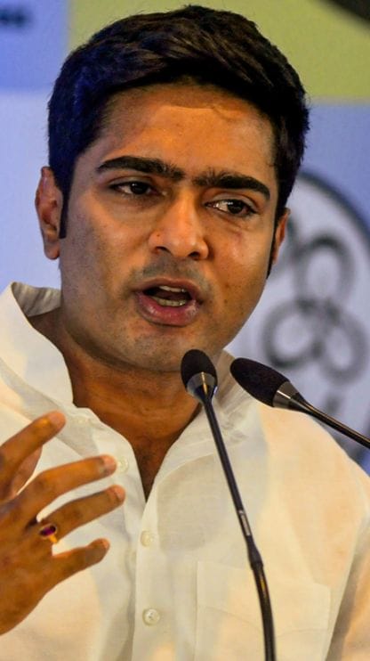 সই জালিয়াতি মামলায় বহাল থাকল অভিষেকের রক্ষাকবচ