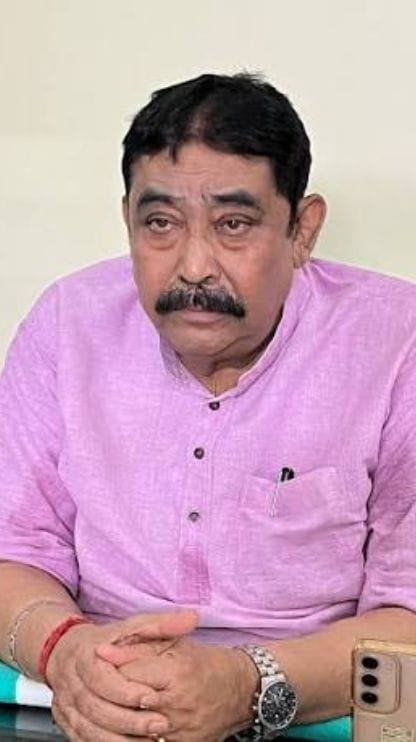 মমতার পাশ থেকে উঠে ঋতব্রতর সঙ্গে কেষ্ট, AI ভিডিয়ো দেখুন