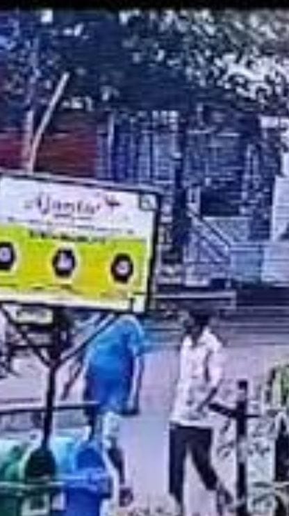 চোখের সামনে ভয়ঙ্কর দুর্ঘটনা, বেপরোয়া মিনিবাসের ধাক্কা পুলকারে, মৃত্যু পথচারীর