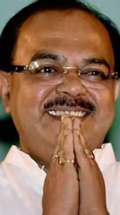 'হাত ধরা' আর 'ছেড়ে যাওয়া'র আসল অর্থ কী?