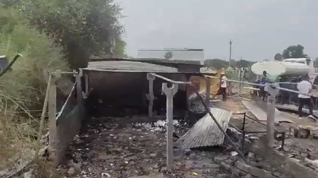 Ahmedabad Blast: আহমেদাবাদের বাজি কারখানায় ভয়াবহ বিস্ফোরণ, মৃত্যু ৮ জনের, শোকপ্রকাশ প্রধানমন্ত্রীর Ahmedabad Blast: আহমেদাবাদের বাজি কারখানায় ভয়াবহ বিস্ফোরণ, মৃত্যু ৮ জনের, শোকপ্রকাশ প্রধানমন্ত্রীর