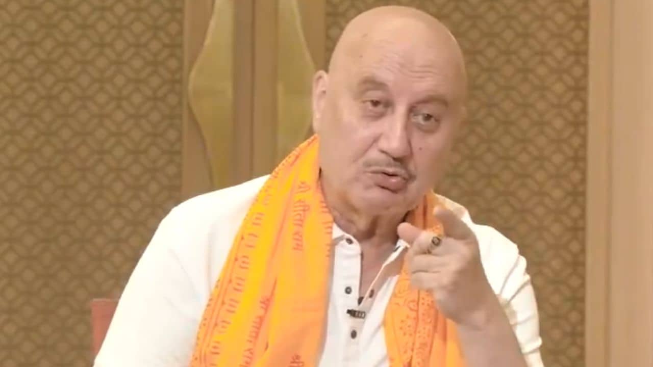 Anupam Kher on NEET Protesters:আন্দোলনকে অন্যদের হাতে তুলে দিও না, ককরোচদের বড় বার্তা অনুপম খেরের
