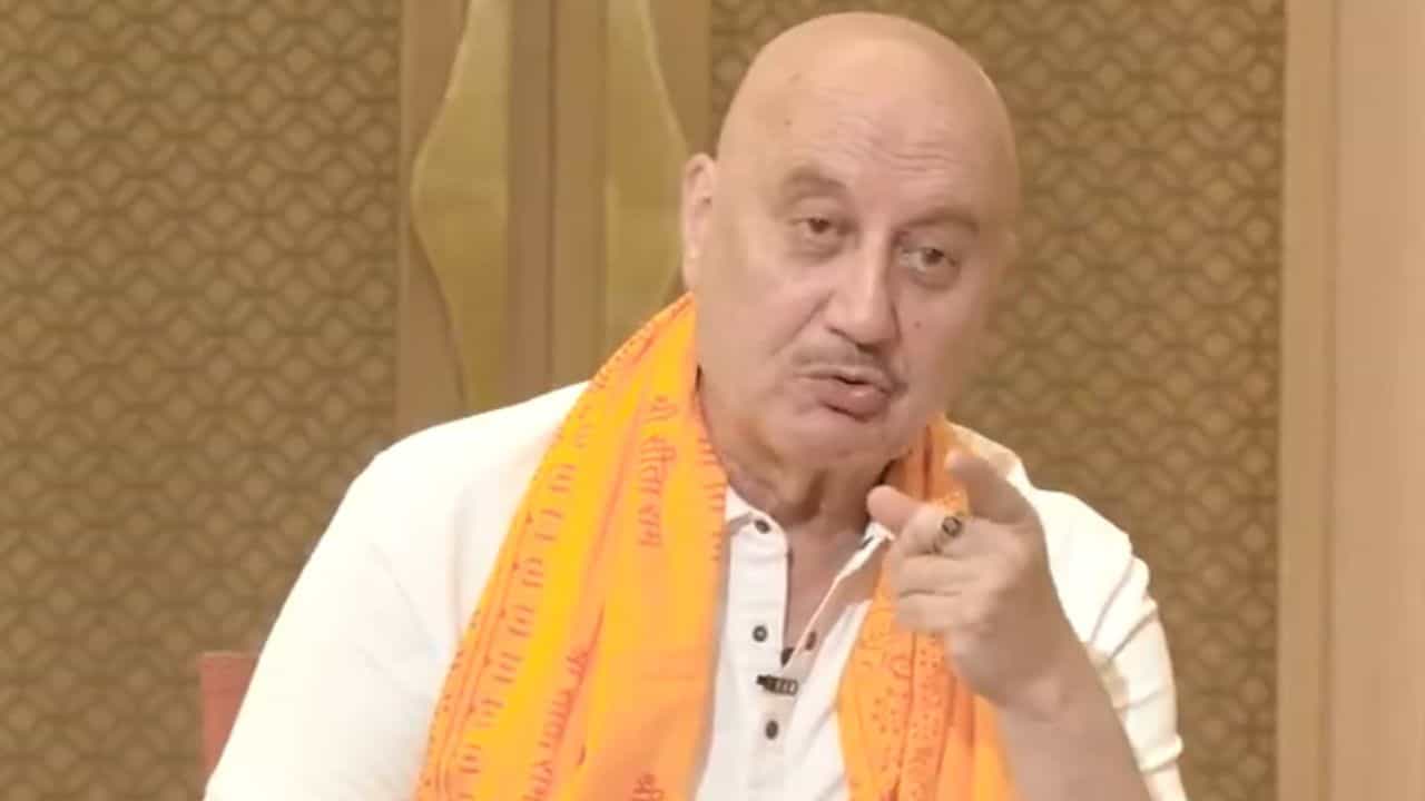 Anupam Kher on NEET Protesters:'আন্দোলনকে অন্যদের হাতে তুলে দিও না', 'ককরোচ'দের বড় বার্তা অনুপম খেরের Anupam Kher on NEET Protesters:'আন্দোলনকে অন্যদের হাতে তুলে দিও না', 'ককরোচ'দের বড় বার্তা অনুপম খেরের