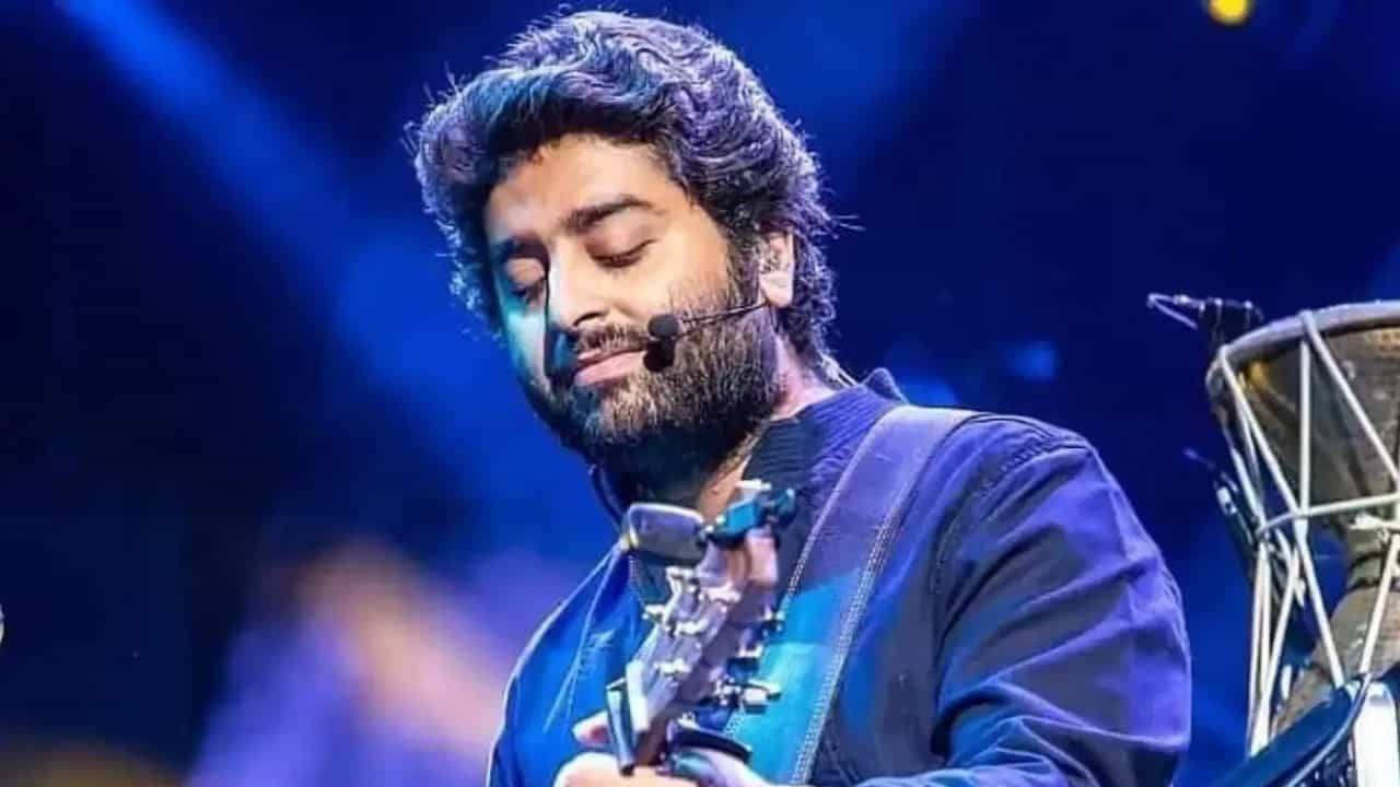 Arijit Singh: প্লেব্যাকে ফিরছেন না অরিজিৎ! সবটা জানিয়ে দিলেন গায়ক ঘনিষ্ঠ Arijit Singh: প্লেব্যাকে ফিরছেন না অরিজিৎ! সবটা জানিয়ে দিলেন গায়ক ঘনিষ্ঠ