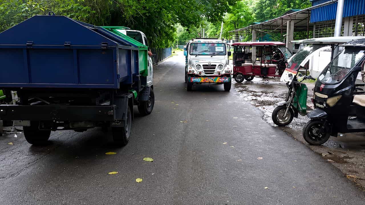 Ashoknagar deadbody recover: নামী এক ক্যাফের পাশ থেকে যা উদ্ধার হল, জানাজানি হতেই এলাকার মানুষ শিউড়ে উঠছেন Ashoknagar deadbody recover: নামী এক ক্যাফের পাশ থেকে যা উদ্ধার হল, জানাজানি হতেই এলাকার মানুষ শিউড়ে উঠছেন