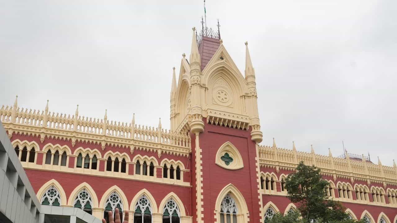 Calcutta High Court: NEET প্রশ্ন ফাঁসের পর নম্বরেও কেলেঙ্কারি? মামলা দায়ের কলকাতা হাইকোর্টে Calcutta High Court: NEET প্রশ্ন ফাঁসের পর নম্বরেও কেলেঙ্কারি? মামলা দায়ের কলকাতা হাইকোর্টে