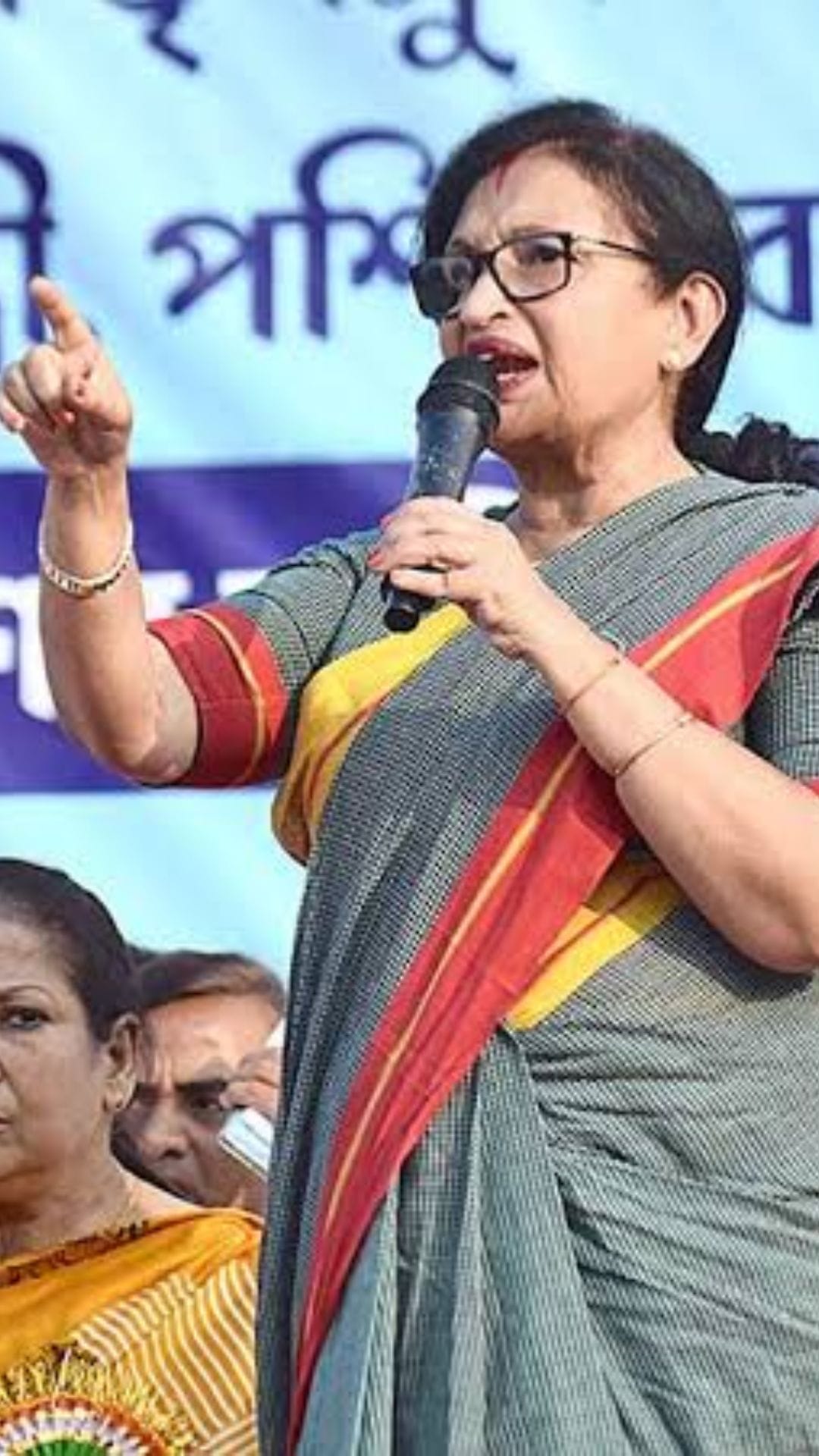 এবার মমতার হাত ছাড়লেন চন্দ্রিমা
