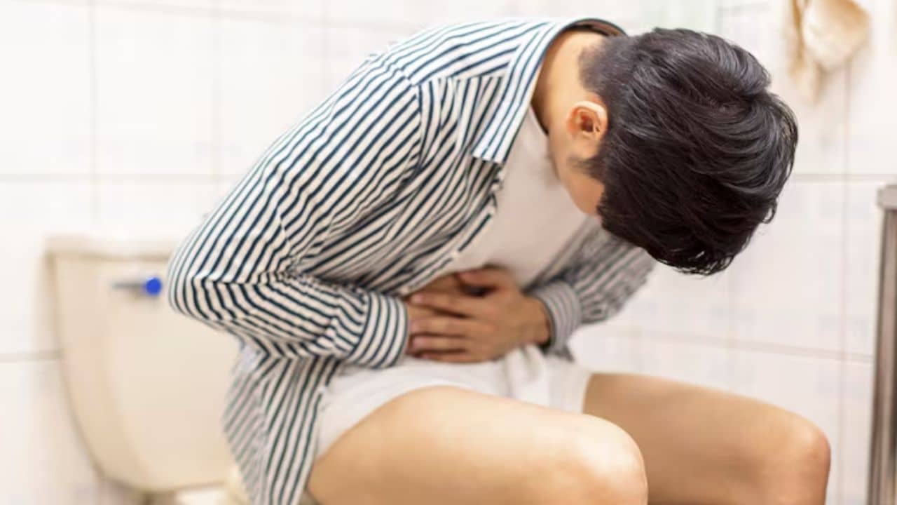 Constipation Remedies: কোষ্ঠকাঠিন্য? ইসবগুলের ভুসি ফেলে দিন, ঘরোয়া এই ৪ টোটকা ম্যাজিক ফল দেবে