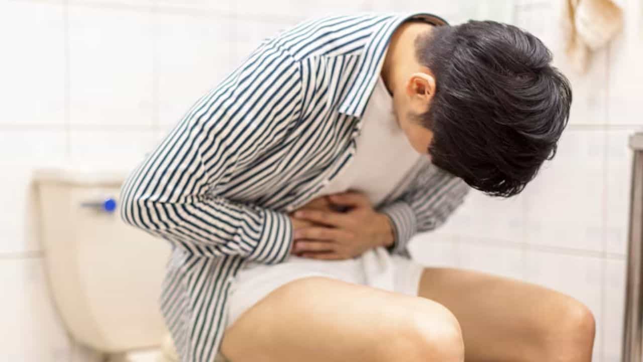 Constipation Remedies: কোষ্ঠকাঠিন্য? ইসবগুলের ভুসি ফেলে দিন, ঘরোয়া এই ৪ টোটকা ম্যাজিক ফল দেবে Constipation Remedies: কোষ্ঠকাঠিন্য? ইসবগুলের ভুসি ফেলে দিন, ঘরোয়া এই ৪ টোটকা ম্যাজিক ফল দেবে