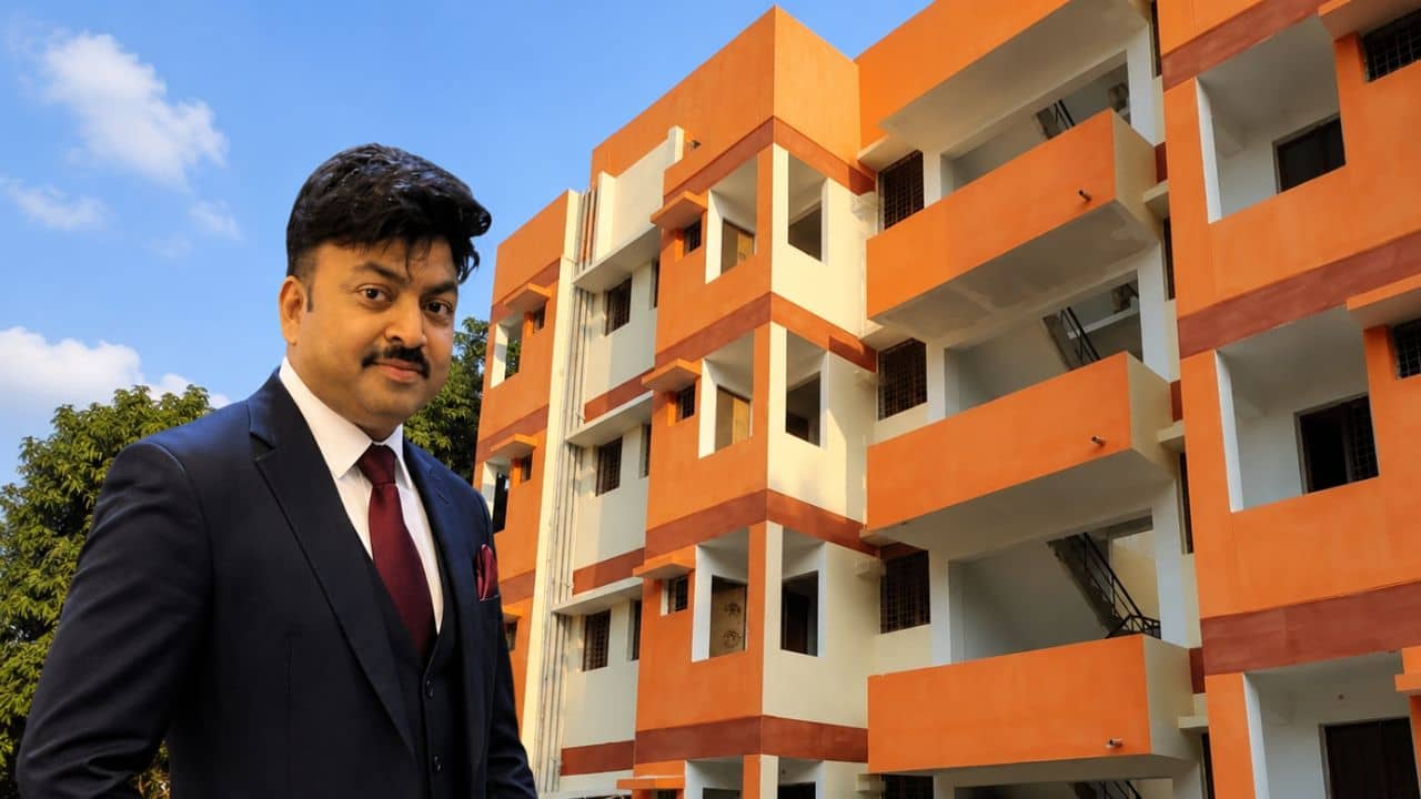৭ কাঠা জমির ওপর ১২টি ফ্ল্যাট! প্রোমোটারের এক চালেই এখন মাশুল গুনছে রাষ্ট্রায়ত্ত্ব ব্যাঙ্ক