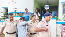 গ্রেফতারি এড়াতে ভোল বদলে ফেলেছিলেন TMC উপপ্রধান, কীভাবে ধরা পড়লেন?