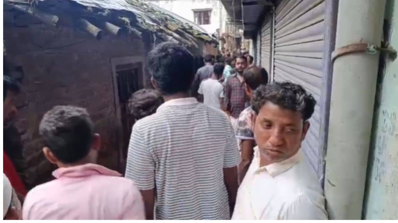 Howrah: রাত বিরাতে বাড়িতে পড়ত ঢিল, রহস্য বার করতে গিয়েই প্রাণ দিতে হল যুবককে