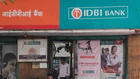 সরকার ছাড়ছে মালিকানা, বেসরকারিকরণের পথে IDBI Bank, গ্রাহকদের কী হবে?