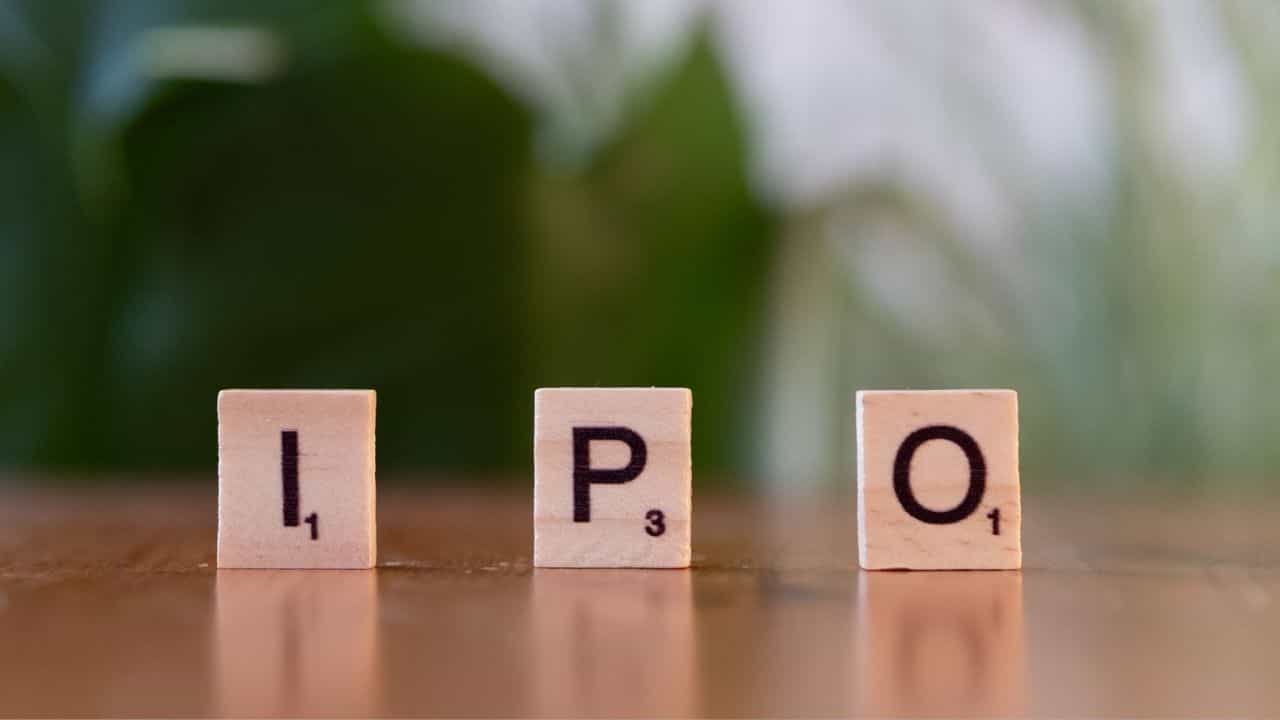 নতুন IPO-তে বিনিয়োগের কথা ভাবছেন? কী কী জিনিস আগেই জেনে রাখা দরকার? নতুন IPO-তে বিনিয়োগের কথা ভাবছেন? কী কী জিনিস আগেই জেনে রাখা দরকার?