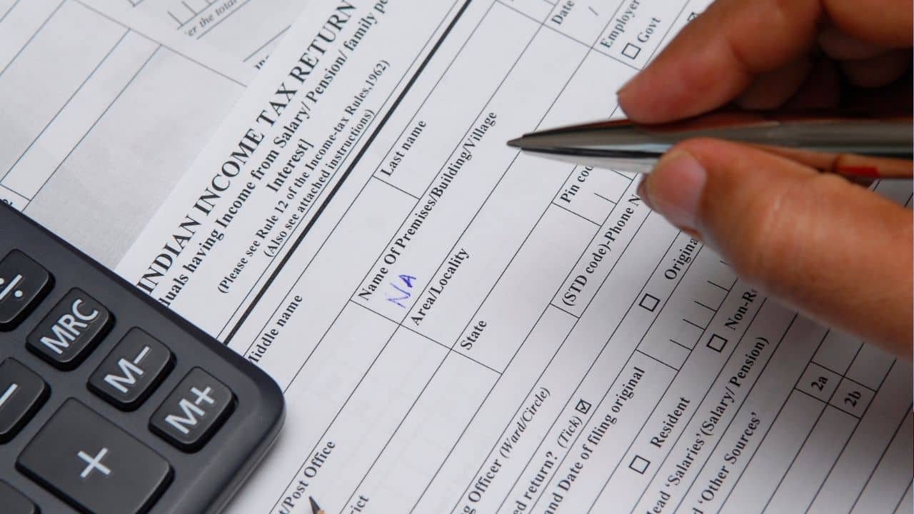 ITR Filling: বছরে ৪ লাখ টাকার কম আয় হলেও জমা করতে হবে ITR! নাহলেই চরম সমস্যা...