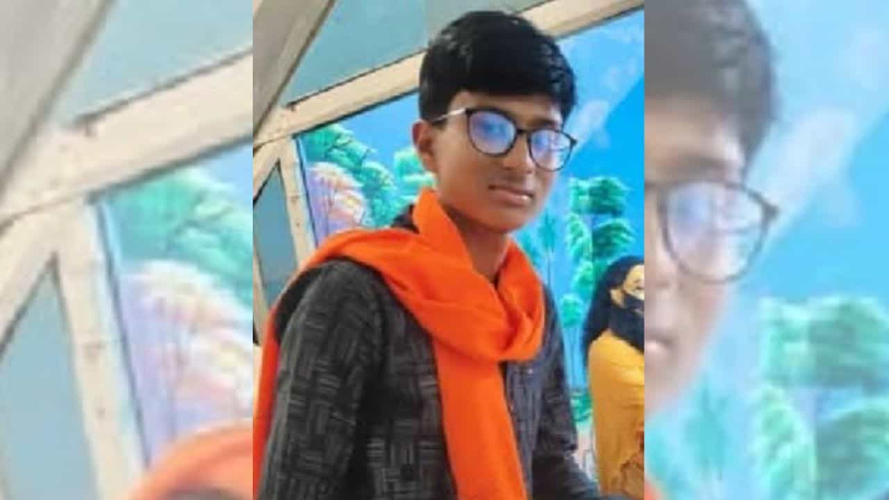 Kamarpukur: একা-একা নেমেছিল স্নানে, তলিয়ে গেল ছাত্র Kamarpukur: একা-একা নেমেছিল স্নানে, তলিয়ে গেল ছাত্র