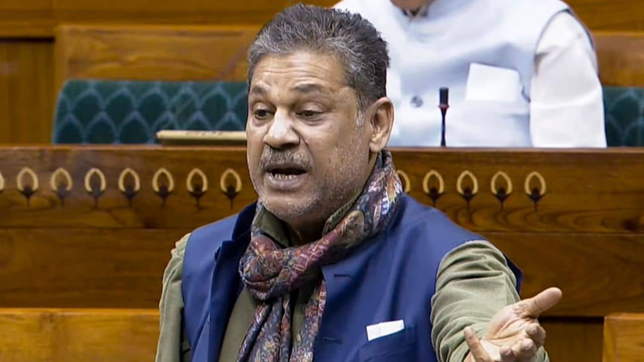 Kirti Azad: প্রতি ওভারের মাঝে কন্ডোমের বিজ্ঞাপন কেন? ক্ষুব্ধ TMC সাংসদ কীর্তি আজাদ, সুর চড়াবেন সংসদে