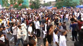 NEET Protest Kolkata: ধর্মতলায় ছাত্র আন্দোলনের ‘অশান্তি’, সাংবাদিকদের ‘নিগ্রহ’, রুজু ৬টি মামলা
