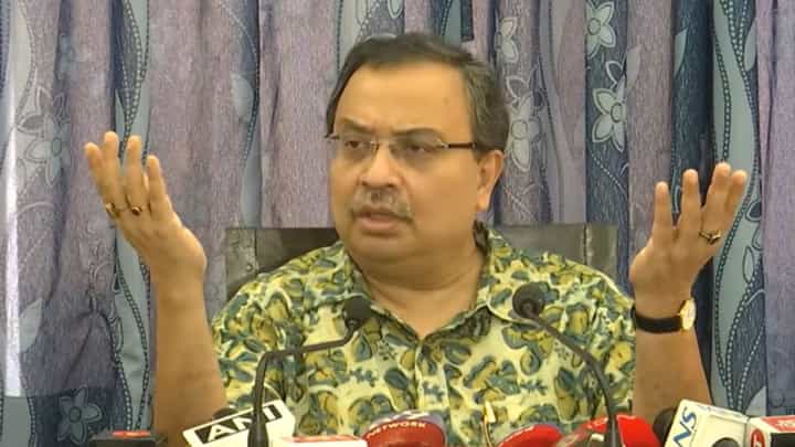 Kunal Ghosh: 'দেবরাজ এমনি ঠান্ডা, ওঁর স্ত্রী খুব ভালো কীর্তন গান ওই কুঞ্জ সাজিয়ে...' মন্তব্য কুণালের Kunal Ghosh: 'দেবরাজ এমনি ঠান্ডা, ওঁর স্ত্রী খুব ভালো কীর্তন গান ওই কুঞ্জ সাজিয়ে...' মন্তব্য কুণালের