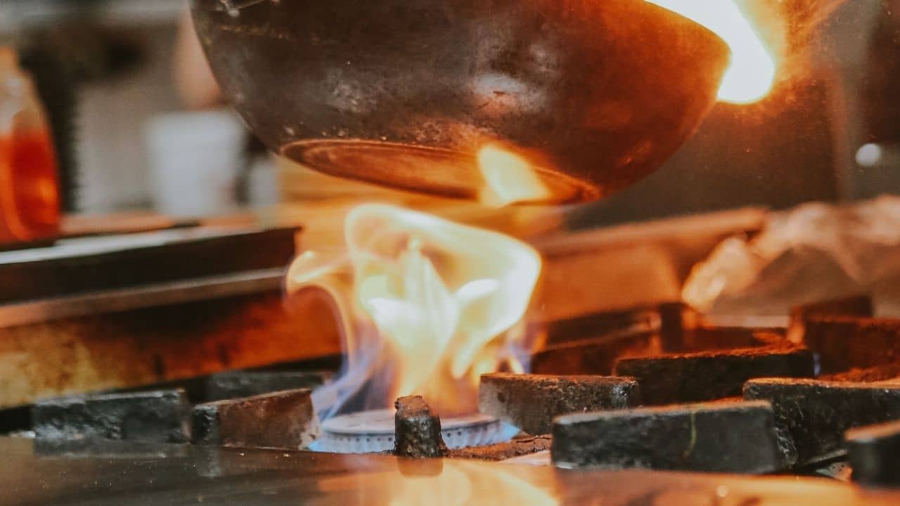 Ethanol as Cooking Gas: রান্নার গ্যাসেও এবার ইথানল? LPG-র বিকল্প নিয়ে বিরাট প্ল্যান কেন্দ্রের