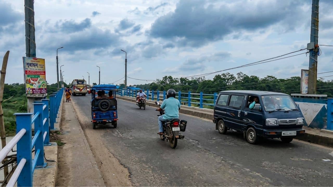 Arambagh: নীল-সাদা রঙ করেই কাজ সেরেছিল তৃণমূল, ৩৯৫ কোটি টাকায় বিরাট উদ্যোগ বিজেপি সরকারের