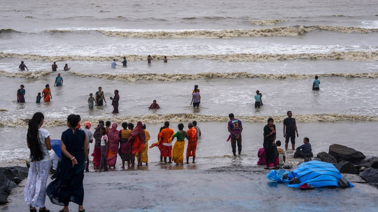 Digha: দিঘা থেকে ফেরার পথে চরম বিপাকে পর্যটকরা, মাঝপথেই বড় বিভ্রাট